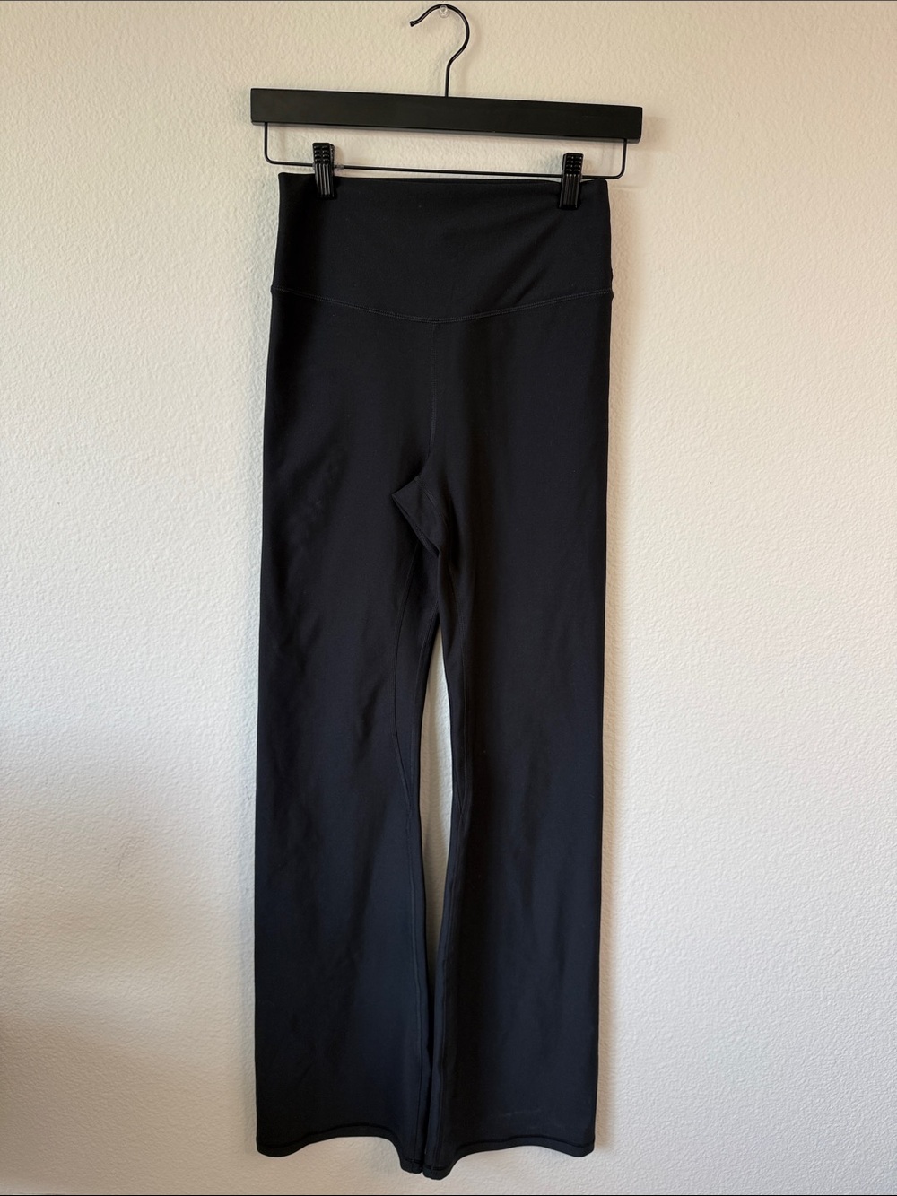 Abercrombie YPB sculptLUX Black High-Waist Flare Yoga Pants Size M